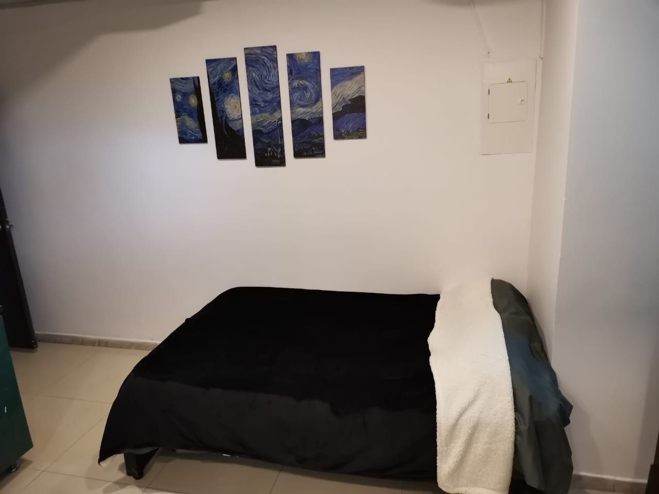 BE499094-EAF4-49B3-935E-CE3B07396F59-8