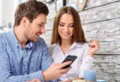 Couple-looking-phone