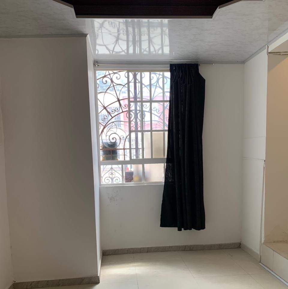 D2D5D793-BFF5-49B3-A6CC-ABE2994FE914